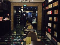 -钟书阁(松江泰晤士小镇店)