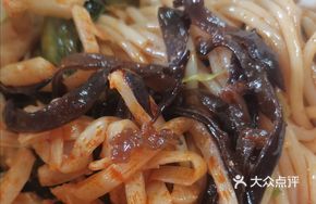 Dry-Boiled Snail Noodles