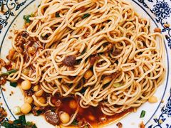-渝之汇牛肉豌杂面