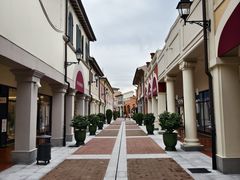 -佛罗伦萨小镇广佛名品奥特莱斯(疏港路店)