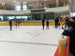 -陈露国际冰上中心(天津嘉里汇店)