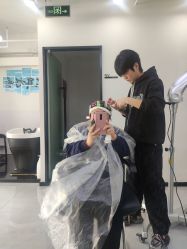 -V7 HAIR SALON
