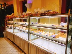 面包甜点陈列柜-TOUCH泰奇(南汇南门大街店)