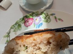 香煎莲藕粉拼虾饼-花城苑广府菜(侨鑫店)