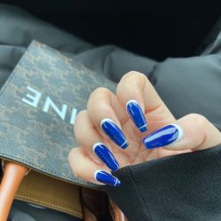 -一笔绣狂草美甲坊