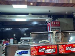 -亮亮面馆(经六路店)