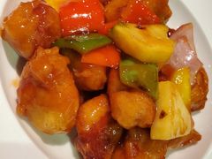 菠萝杂果咕噜肉-港丽餐厅