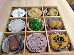 -轻蔬不用等·素食(江苏路店)