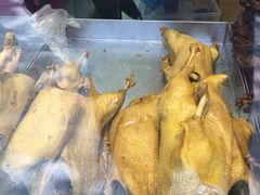 -狗撵鸭(泰山公寓店)
