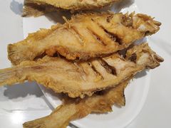 炸偏口鱼-方城小吃店