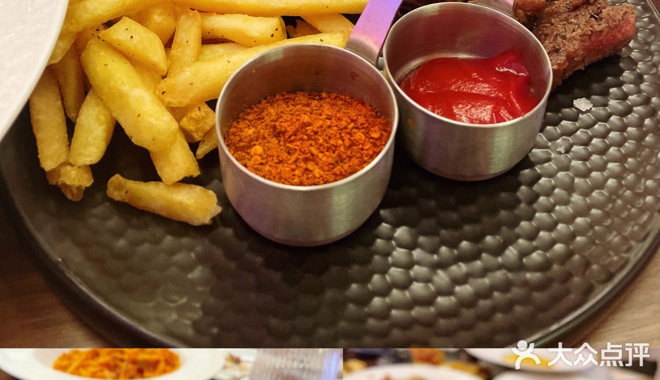 成都探店|这家西餐厅，一步一景，落日斜阳的环境也太美了吧[爱心]