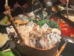 -三出山火锅(南京万象天地店)
