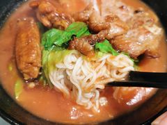 番茄浓汤鸡翅猪扒通粉-华嫂冰室(尖沙咀店)