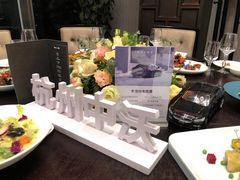 -杭州中沃沃尔沃4S店(滨江区店)