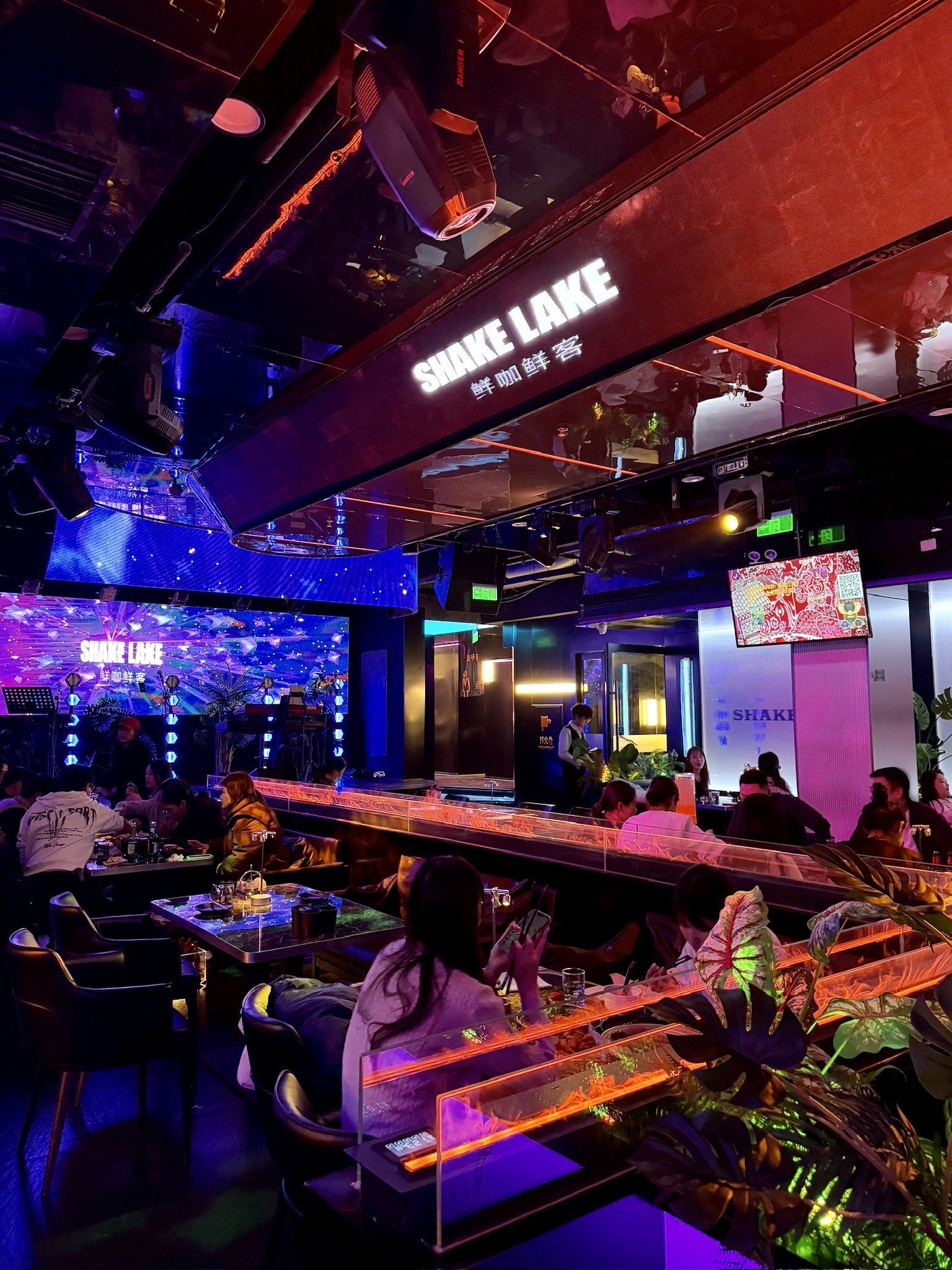 郑州!东区zui有氛围的餐吧!

还没放假的宝子们 0 2替你们问过了!