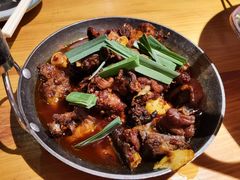 -野山舂·贵州现舂酸汤火锅(鸿通城店)