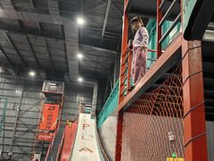 -极限PLAY运动娱乐新世界·团建派对表演休闲馆·室内高空游乐园