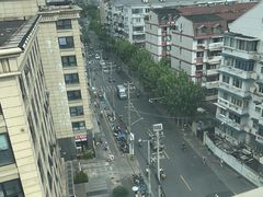 -桔子酒店(上海西藏北路地铁站店)