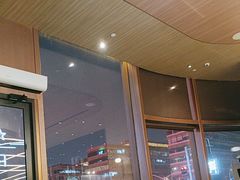-星巴克臻选(上海虹桥新天地三店)