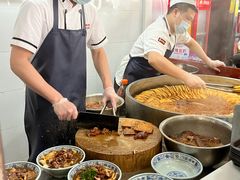 卤煮火烧-门框胡同百年卤煮(新街口店)