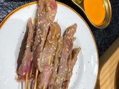 -何妹湿辣牛肉·粤式烧烤砂煲(桂雅路店)
