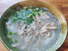 -巍山火巴肉饵丝(大理古城店)