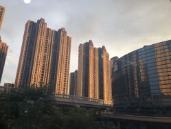 -尚艺造型.剪烫染.接发