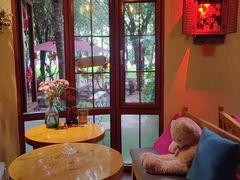 -月亮眼花园餐厅书吧酒吧