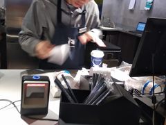 -瑞幸咖啡(东直门枢纽店)