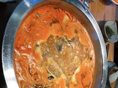 -野山舂·贵州现舂酸汤火锅(鸿通城店)