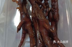 Smoked and Braised Chicken Feet