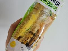 早餐鸡排三明治-全家便利店(杭州龙翔桥地铁站店)