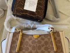 -COACH蔻驰(恒隆广场店)