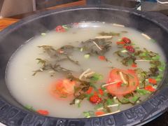 -景明轩•养生酸汤鱼火锅 云贵鲜菌 现舂野果酸汤(王寨小区店)