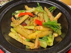 虾酱西兰苔-绿茶餐厅(龙井船宴· 品牌总店)