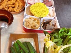 -猪三哥肥肠鸡川菜小炒