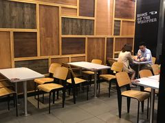 用餐区-汉堡王(EAC欧美中心店)