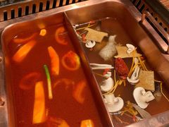 -老牌坊云南鱼豆花火锅(哈西万达店)