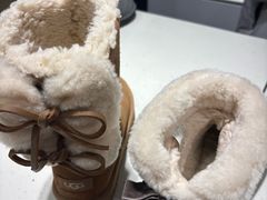 -UGG(燕莎奥特莱斯购物中心店)