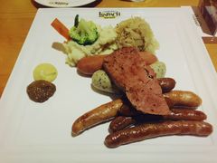 -LENBACH兰巴赫西餐啤酒坊(大连星海广场店)