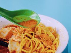 -亚王咖喱鸡米粉面