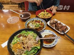 -爆炸头阿姨小四川正宗川味小吃(无任何分店)