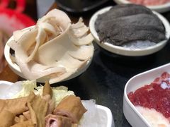 -沸炉重庆老火锅(军事博物馆店)