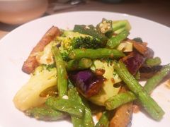 四大天王-默加东南亚美食(大宁音乐广场店)