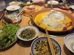 -洱火云南酸菜牛肉火锅(石景山当代商城店)