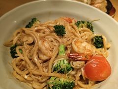 鲜虾炒乌冬-Lia Cafe Bar Restaurant松山咖啡屋