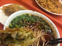 -牛一嘴·兰州牛肉面·大盘鸡(财富中心店)