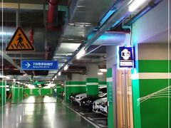 -白玉兰广场停车场