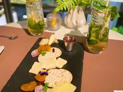 -Oasis Bar & Grill