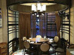 包厢-醉美东江·三文鱼·烧鸡公